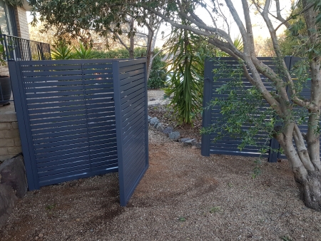 Aluminium garden gate   grey